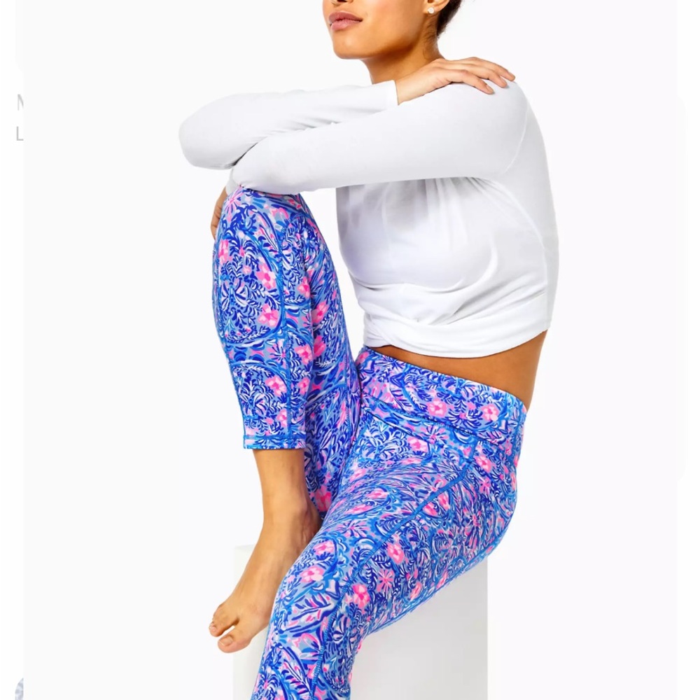 NWT Lilly Pulitzer weekender midrise leggings in Takin It easy pattern